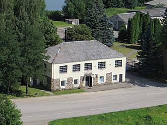 Vienas iš buv. dvaro statinių
